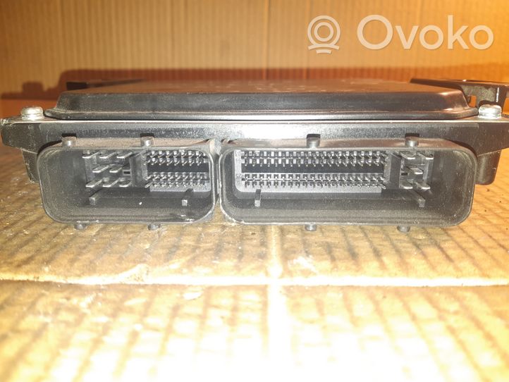 Mazda 6 Sterownik / Moduł ECU RF7K18881J