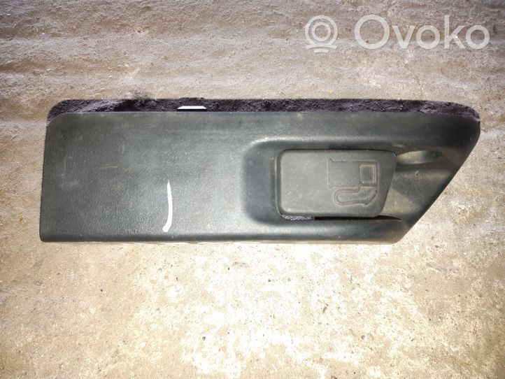 Toyota Yaris Maniglia di rilascio del tappo carburante 