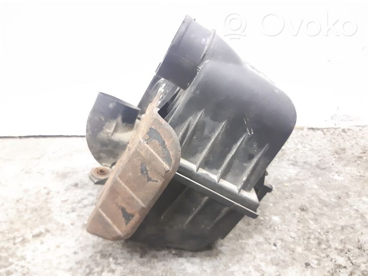 Audi 80 90 B3 Boîtier de filtre à air 068129607AD