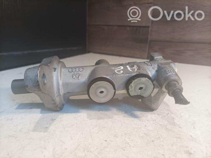 Audi A2 Główny cylinder hamulca 03339005512