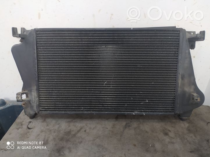 Chrysler Voyager Chłodnica powietrza doładowującego / Intercooler 