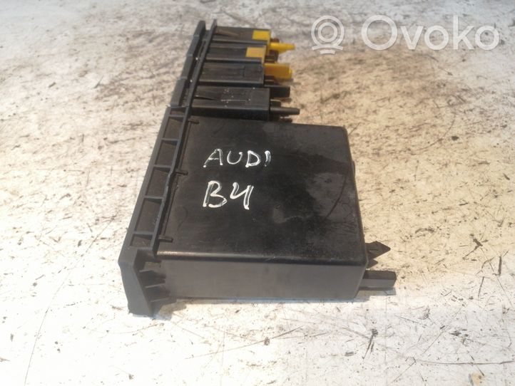 Audi 80 90 S2 B4 Vano portaoggetti 993941561