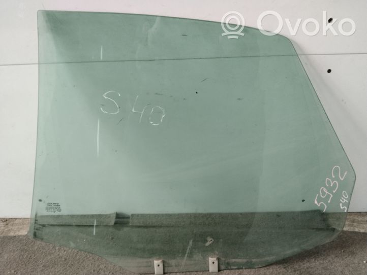 Volvo S40 Rear door window glass 