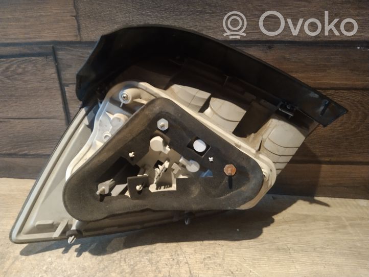 Opel Astra H Lampa tylna 24451840