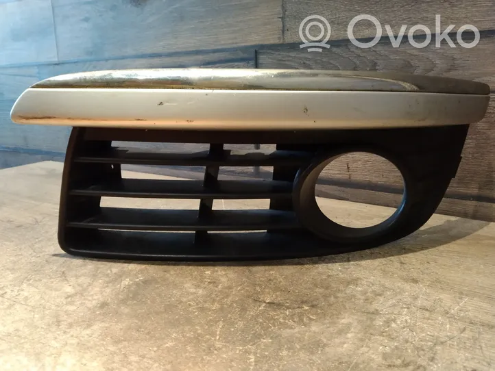 Volkswagen Jetta V Front fog light trim/grill 1K0853665K