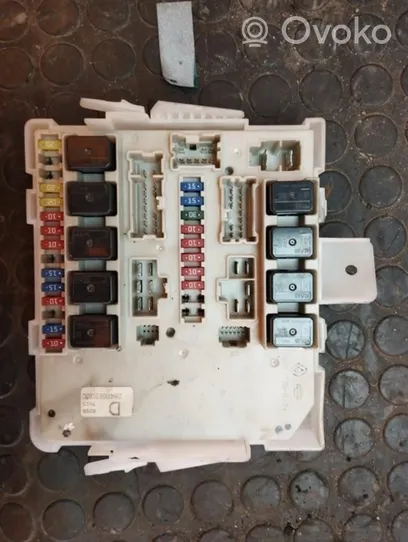 Nissan Pathfinder R51 Fuse module 284B6EB30C