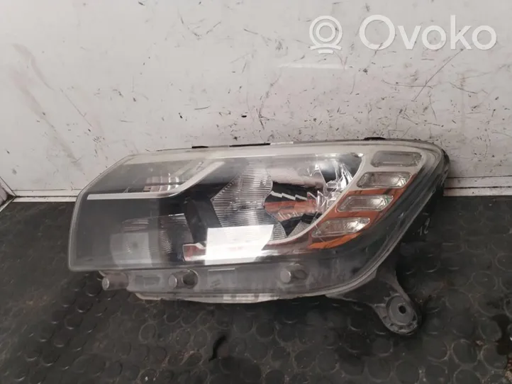 Renault Sandero I Phare frontale 260605665R