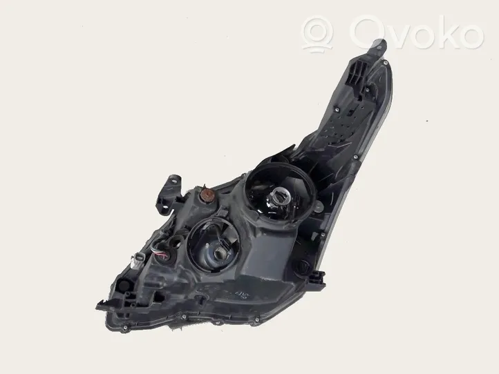 Toyota Avensis T270 Phare frontale 81130-05310