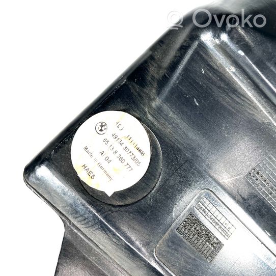 BMW 5 E39 Garsiakalbis (-iai) galinėje palangėje 8360777