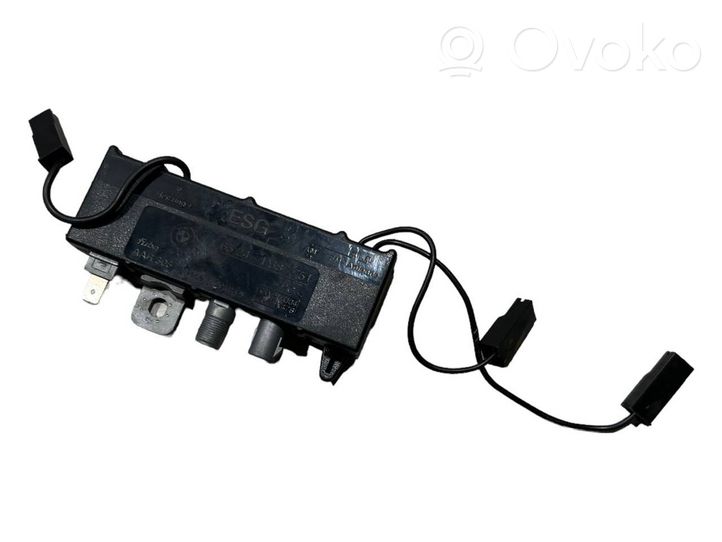 BMW 3 E36 Antenos stiprintuvas 65241387751