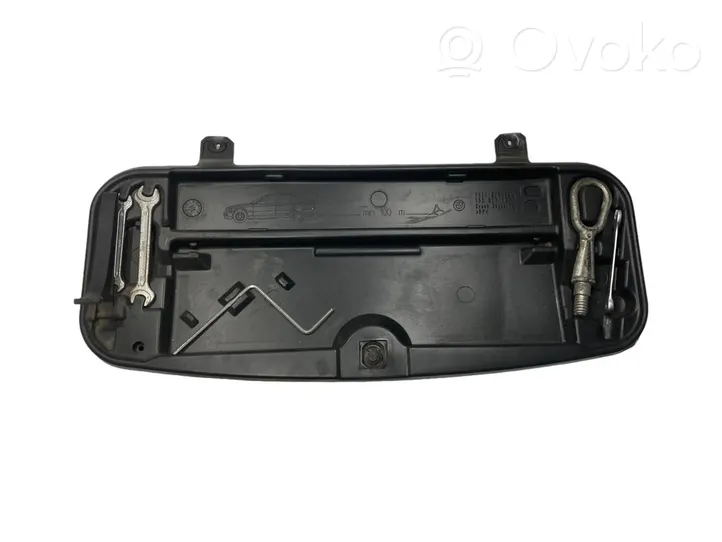 BMW 5 E60 E61 Boîte à outils 6761420