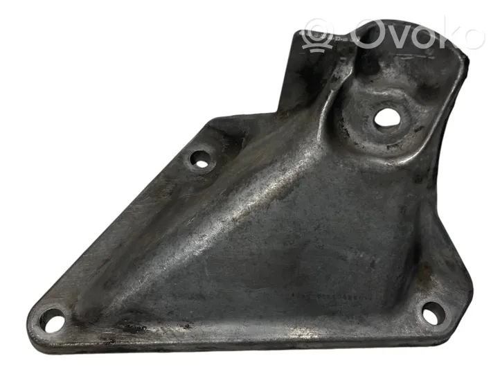 BMW 5 E60 E61 Engine mounting bracket 6761149