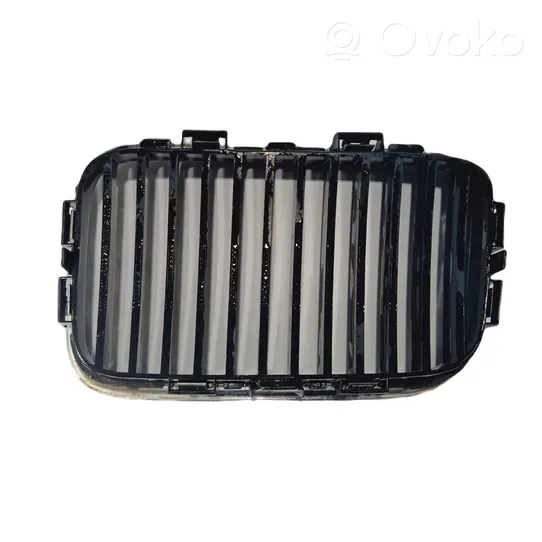 BMW 3 E36 Mascherina inferiore del paraurti anteriore 51138122237