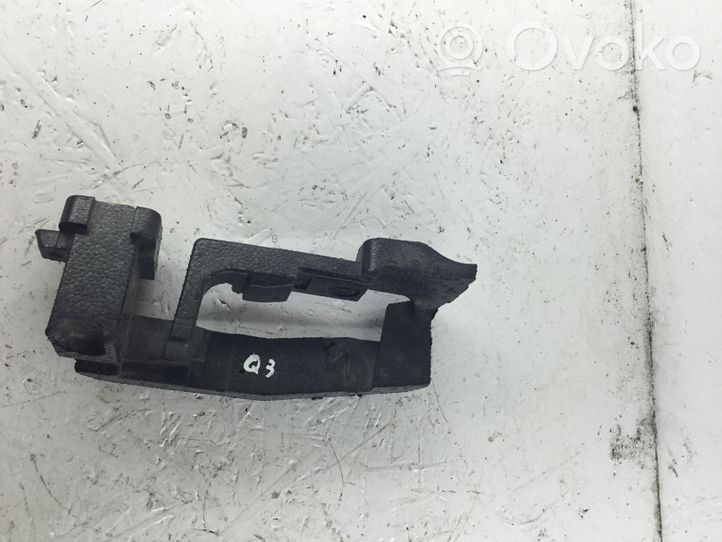 Audi Q3 8U Rear bumper mounting bracket 8U0807252