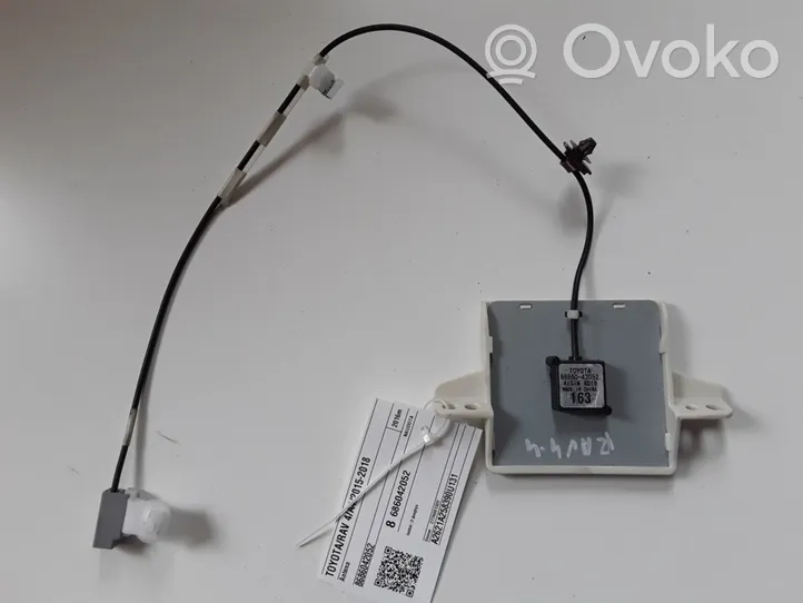 Toyota RAV 4 (XA40) Antenna GPS 8686042052