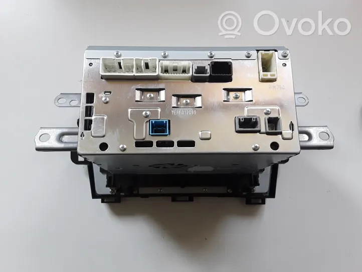 Toyota Prius (XW30) Panel / Radioodtwarzacz CD/DVD/GPS 8612047410