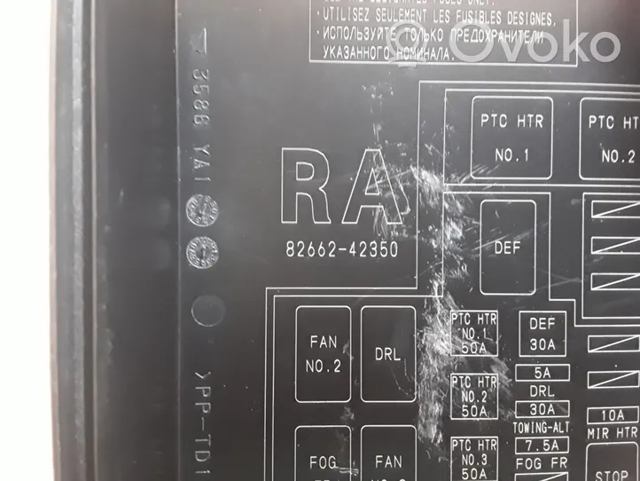 Toyota RAV 4 (XA40) Dangtelis saugiklių dėžės 8266242350