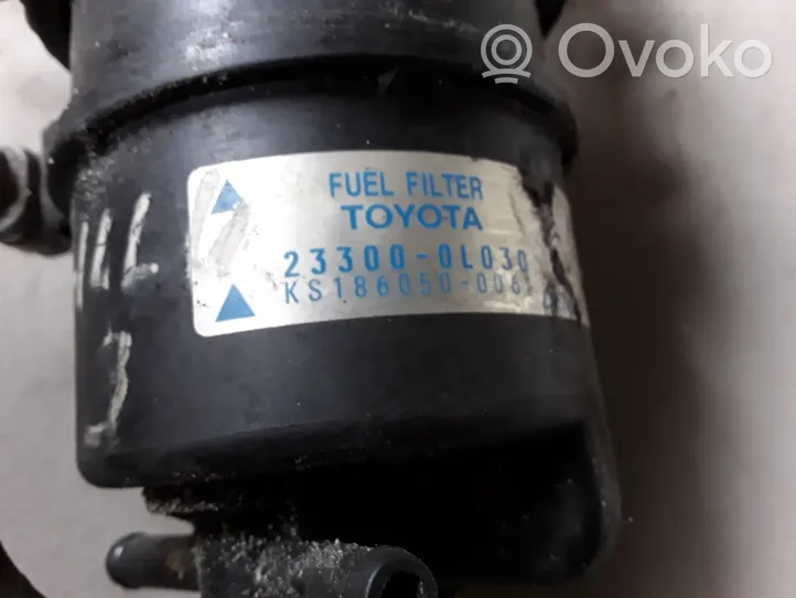 Toyota Hilux (AN120, AN130) Alloggiamento del filtro del carburante 233000L030
