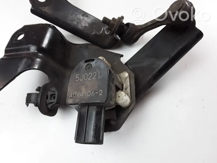 Mazda 3 II Sensore di livello altezza posteriore sospensioni pneumatiche 5J0221