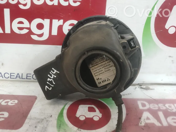 Volkswagen PASSAT B6 Aizskrūvējams degvielas tvertnes vāciņš 3C5809857