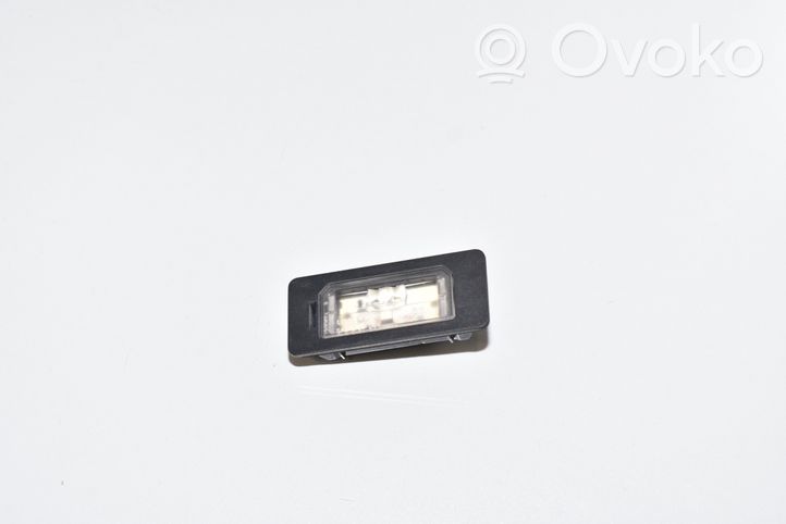 BMW 5 F10 F11 Lampa oświetlenia tylnej tablicy rejestracyjnej 