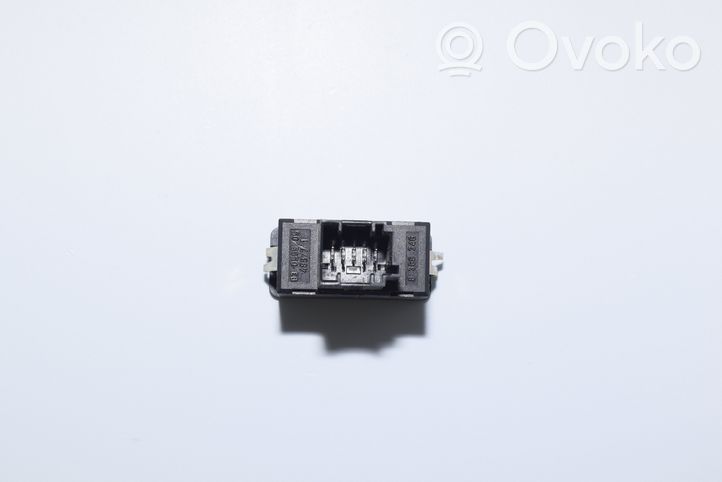 BMW 7 E38 AUX in-socket connector 8368346