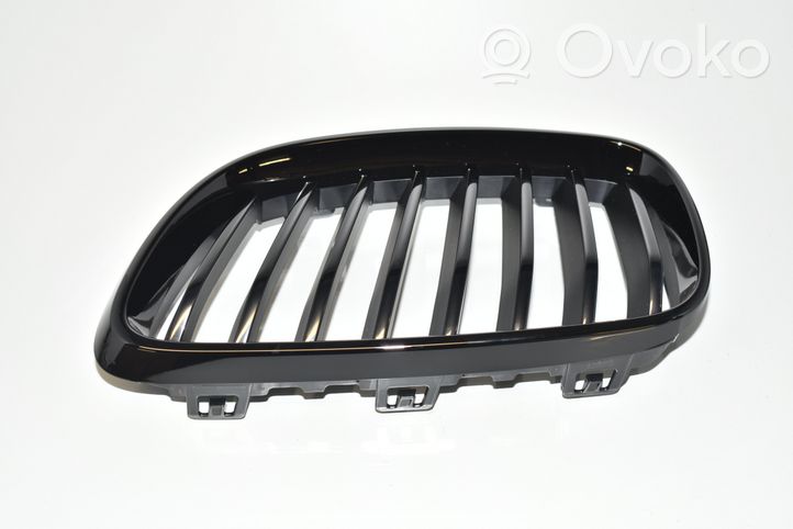 BMW 2 F22 F23 Grille calandre supérieure de pare-chocs avant 51712336815