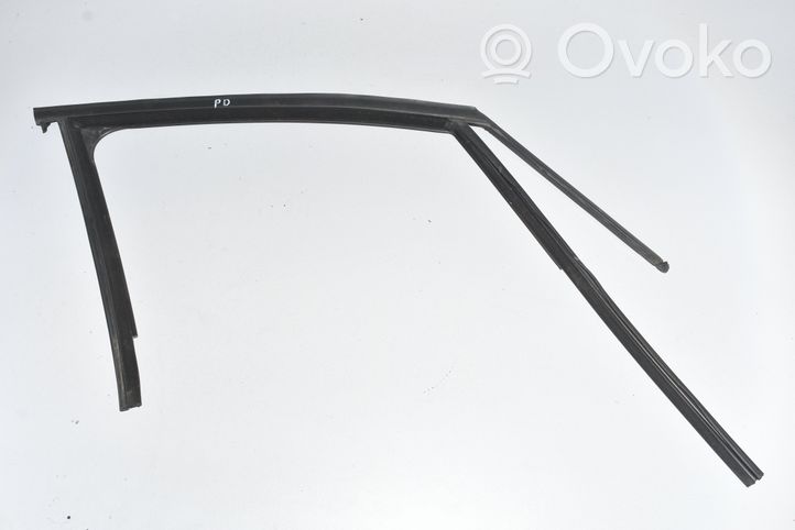 BMW 2 F46 Moulures des vitres de la porte avant 