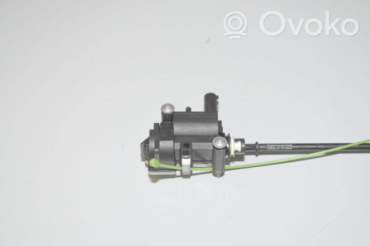 BMW 5 F10 F11 Serratura del tappo del serbatoio del carburante 7200674