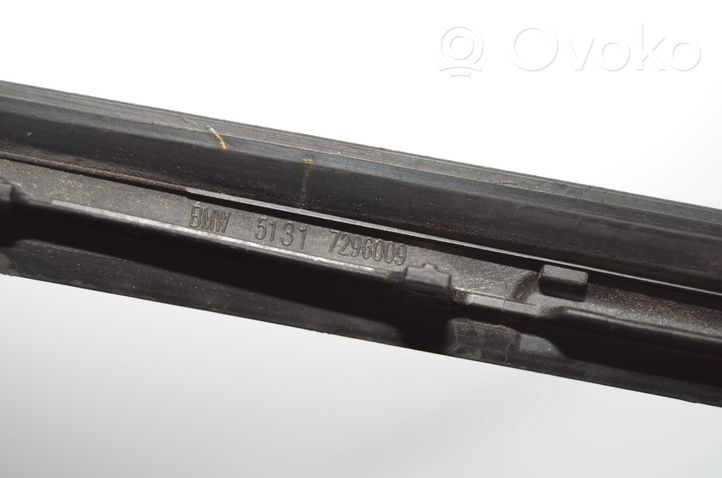 BMW 4 F32 F33 Moulure de vitre de la porte avant 7296009