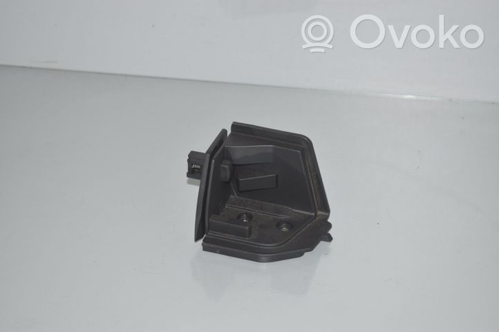 BMW 2 F46 Podpora mocowania półki bagażnika 7360972