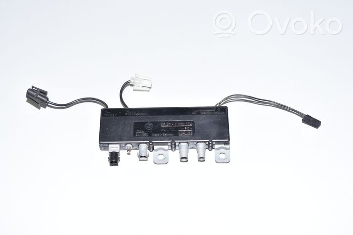 BMW 7 E38 Amplificatore antenna 