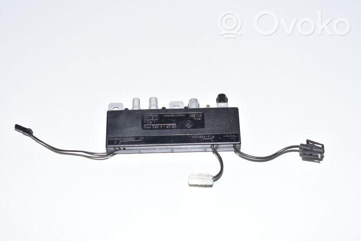 BMW 7 E38 Amplificatore antenna 