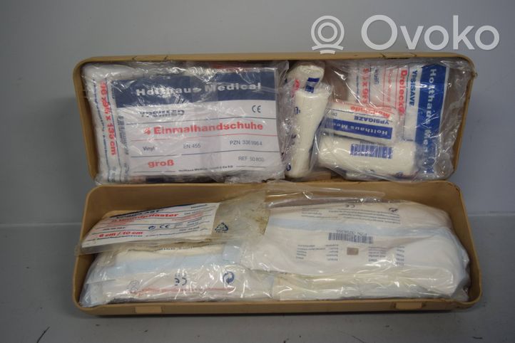 BMW 5 E39 First aid kit 8176553