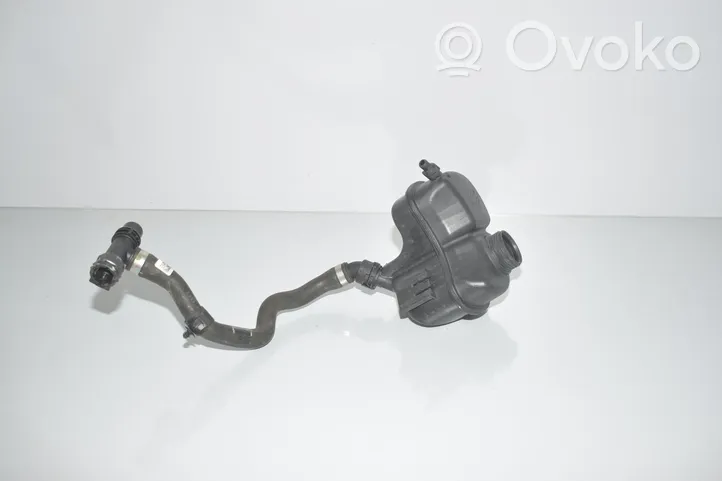 BMW 3 G20 G21 Vase d'expansion / réservoir de liquide de refroidissement 8610653