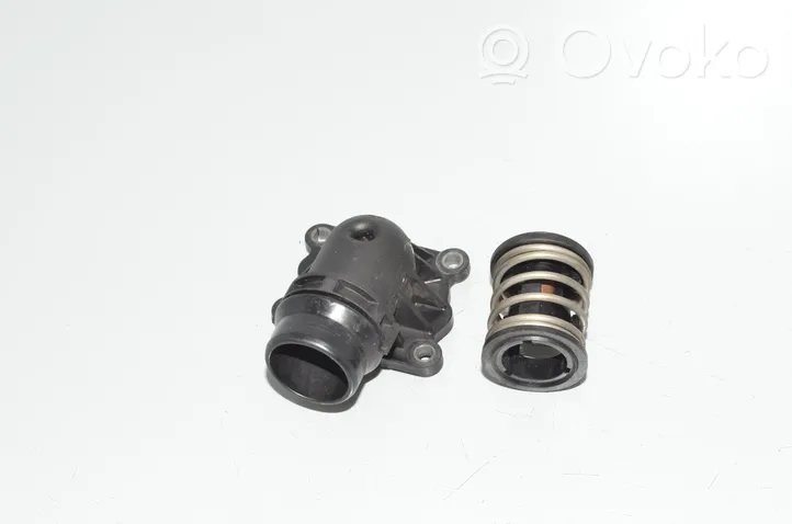 BMW 5 GT F07 Termostat / Obudowa termostatu 