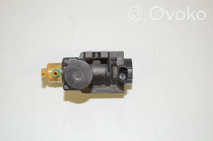 BMW 2 F46 Electrovanne Soupape de Sûreté / Dépression 8589117