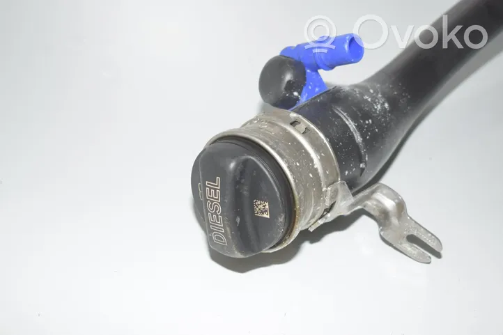 BMW 2 F46 Tuyau de remplissage de réservoir de carburant 7482639