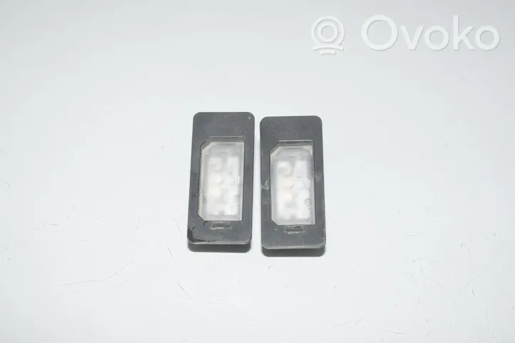 BMW 2 F46 Lampa oświetlenia tylnej tablicy rejestracyjnej 9481841