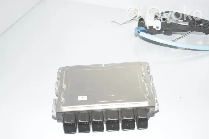 BMW 2 F46 Komputer / Sterownik ECU i komplet kluczy 8736970