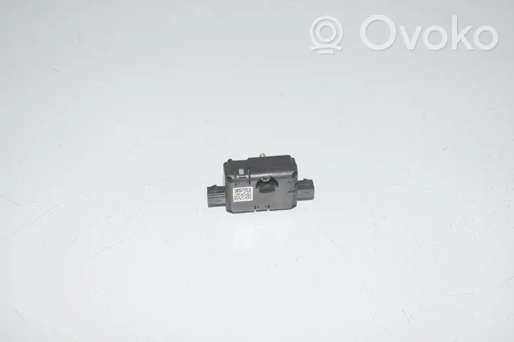 BMW 1 F40 Antenos stiprintuvas 6832256