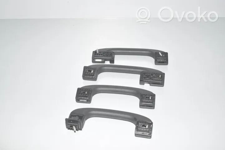 BMW X5 E70 Un set di maniglie per il soffitto 8037374