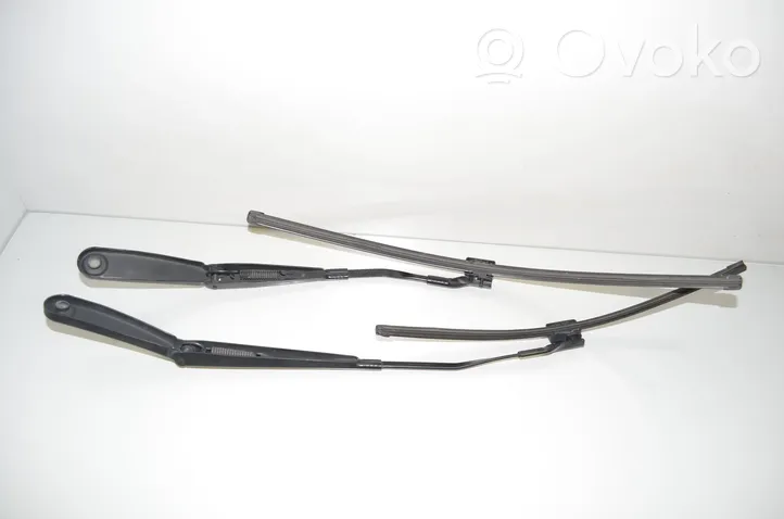 BMW X3 F25 Windshield/front glass wiper blade 7213272