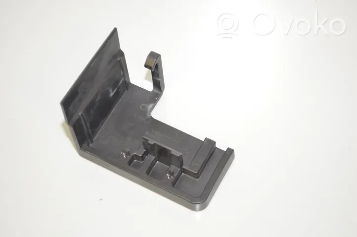 BMW 3 G20 G21 Battery box tray cover/lid 6844137