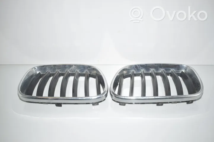 BMW X3 F25 Grille calandre supérieure de pare-chocs avant 7210725