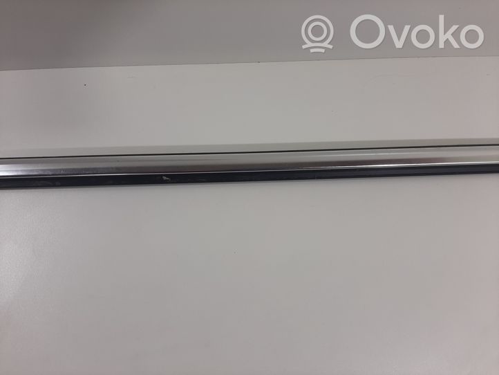 Volvo S90, V90 Takaoven lasin muotolista 31848055