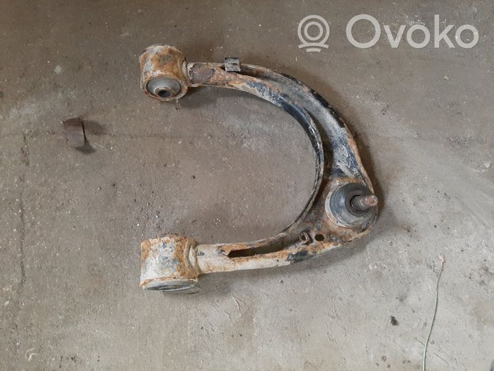 Toyota Land Cruiser (J200) Braccio di controllo sospensione anteriore superiore/braccio oscillante 