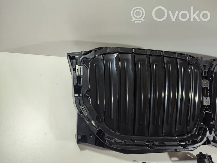 BMW X5M G05 F95 Grille calandre supérieure de pare-chocs avant 5113226775