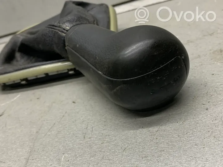 Chevrolet Captiva Gear lever shifter trim leather/knob 