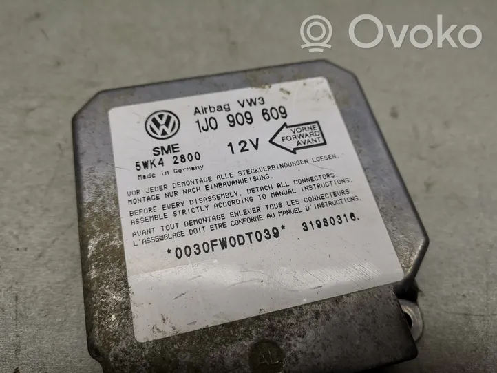 Volkswagen Golf IV Module de contrôle airbag 1J0909609